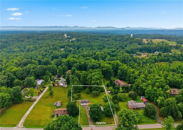 400 John Mcgrady Road, North Wilkesboro, NC 28659