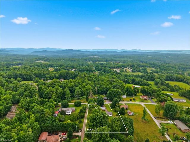 400 John Mcgrady Road, North Wilkesboro, NC 28659