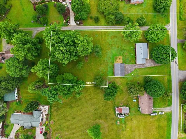 400 John Mcgrady Road, North Wilkesboro, NC 28659