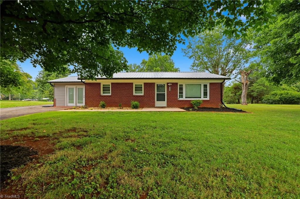 400 John Mcgrady Road, North Wilkesboro, NC 28659
