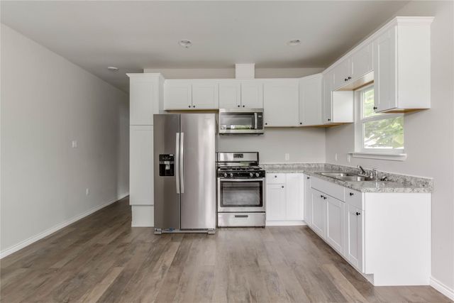 412 Booth ST B, Taylor, TX 76574