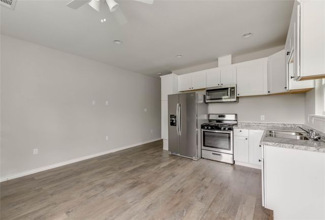 412 Booth ST B, Taylor, TX 76574