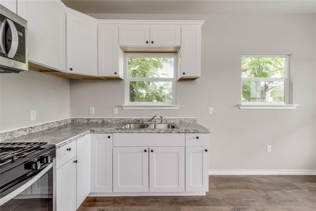 412 Booth ST B, Taylor, TX 76574