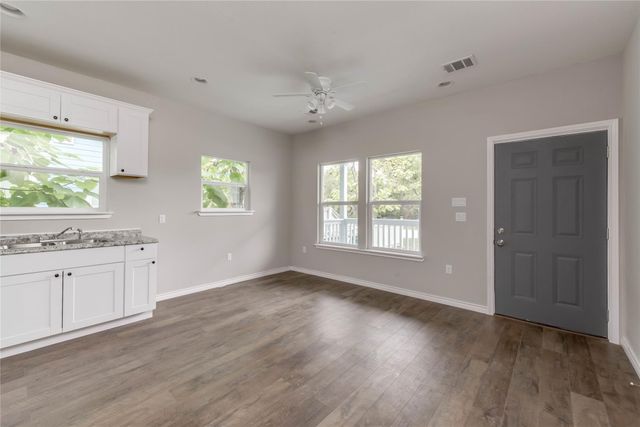 412 Booth ST B, Taylor, TX 76574