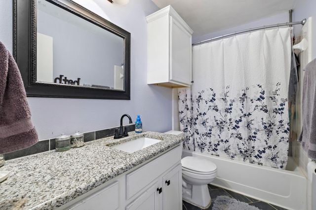 804 Maplecreek DR, Leander, TX 78641