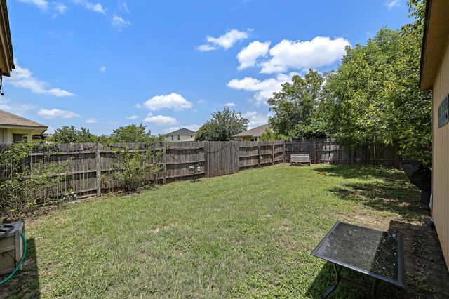 804 Maplecreek DR, Leander, TX 78641