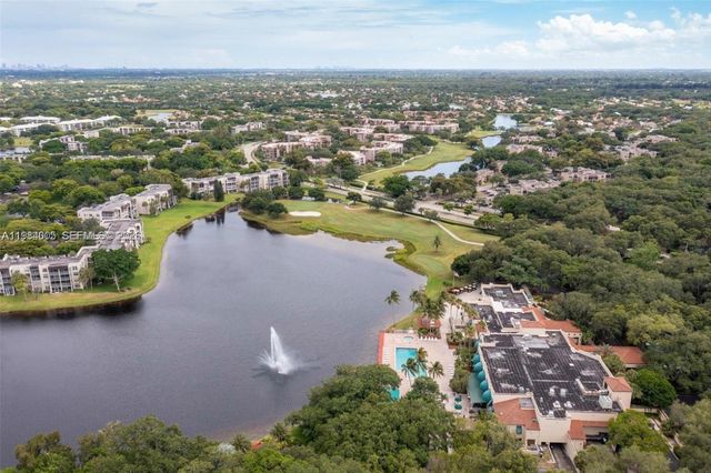 9430 Live Oak Pl 407, Davie, FL 33324
