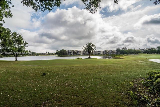 9430 Live Oak Pl 407, Davie, FL 33324