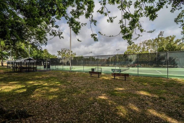 9430 Live Oak Pl 407, Davie, FL 33324