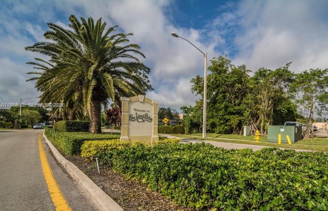 9430 Live Oak Pl 407, Davie, FL 33324