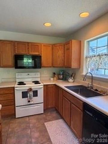 2850 Mayer House Court, Charlotte, NC 28214