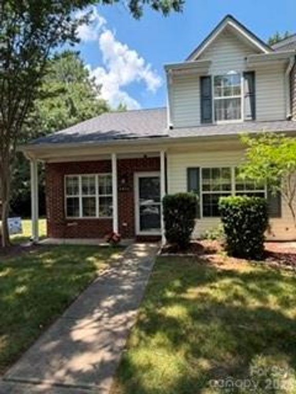 2850 Mayer House Court, Charlotte, NC 28214