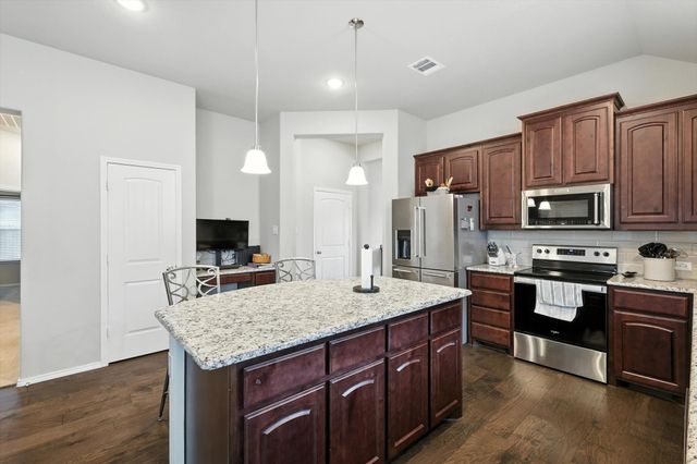 221 Gardenia Drive, Azle, TX 76020