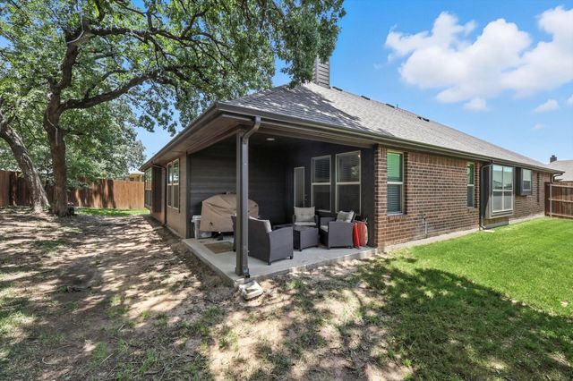 221 Gardenia Drive, Azle, TX 76020