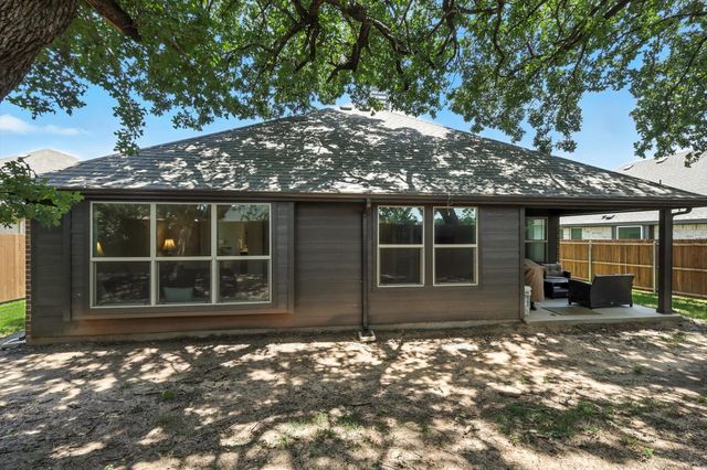 221 Gardenia Drive, Azle, TX 76020