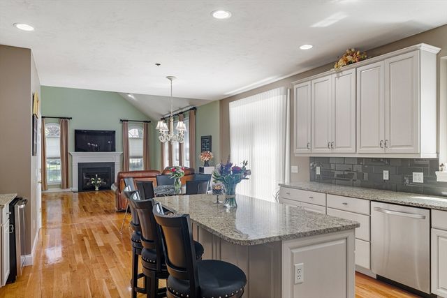 34 Beechwood Cir, Northborough, MA 01532