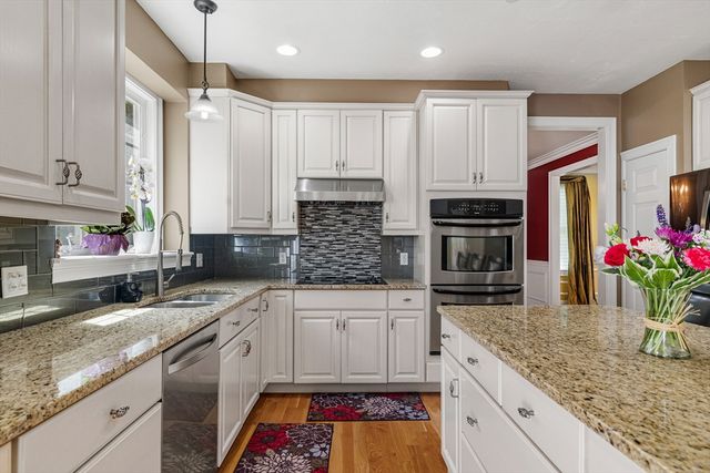 34 Beechwood Cir, Northborough, MA 01532