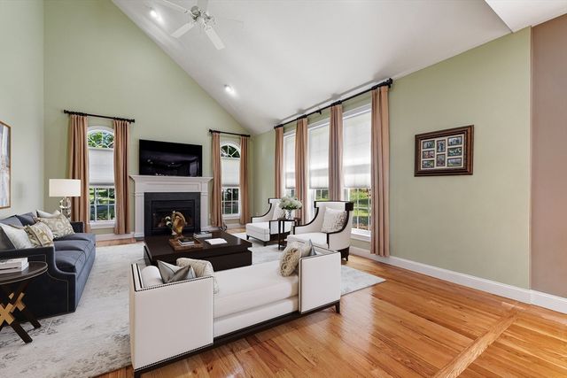 34 Beechwood Cir, Northborough, MA 01532