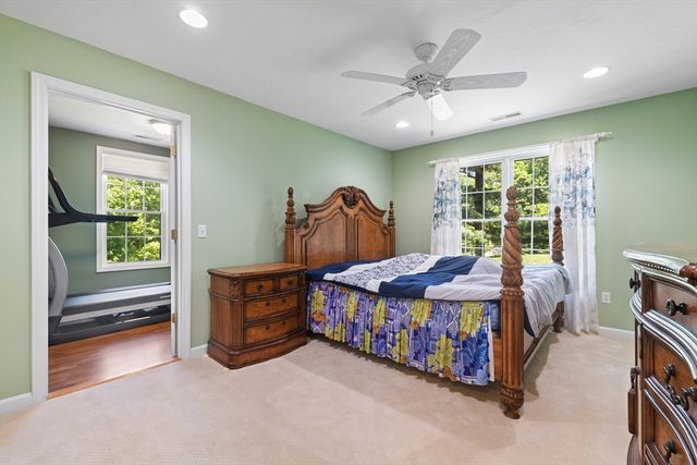 34 Beechwood Cir, Northborough, MA 01532