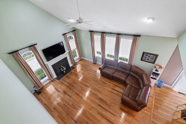 34 Beechwood Cir, Northborough, MA 01532
