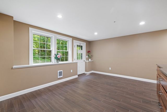 34 Beechwood Cir, Northborough, MA 01532