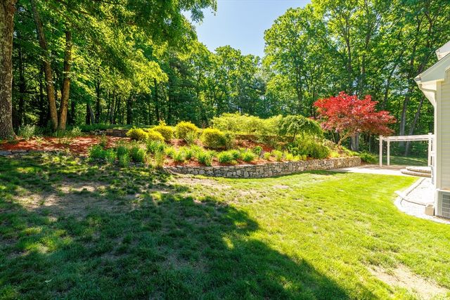 34 Beechwood Cir, Northborough, MA 01532