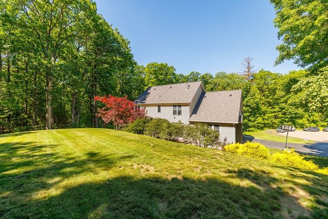 34 Beechwood Cir, Northborough, MA 01532