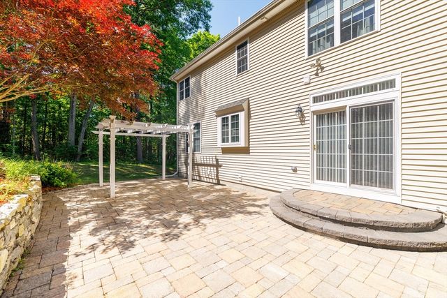 34 Beechwood Cir, Northborough, MA 01532