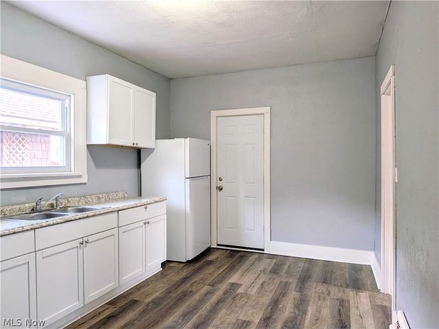 864 10th Street NE, Massillon, OH 44646