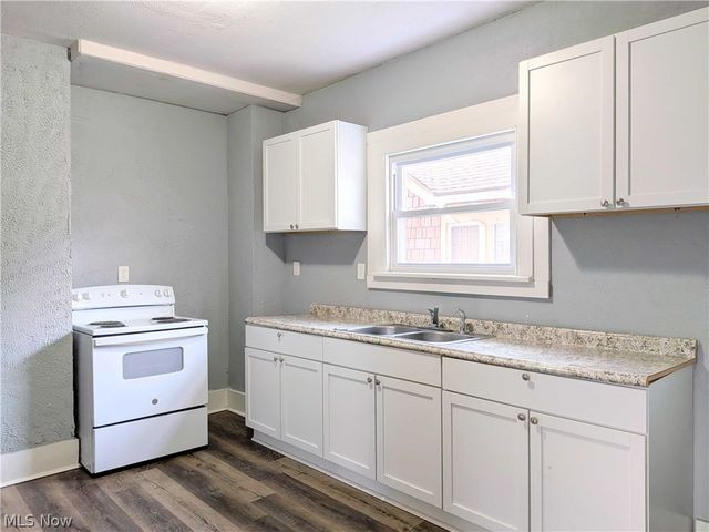 864 10th Street NE, Massillon, OH 44646