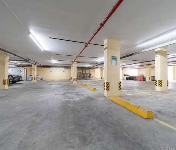 14427 Sanford Avenue 4L, Flushing, NY 11355