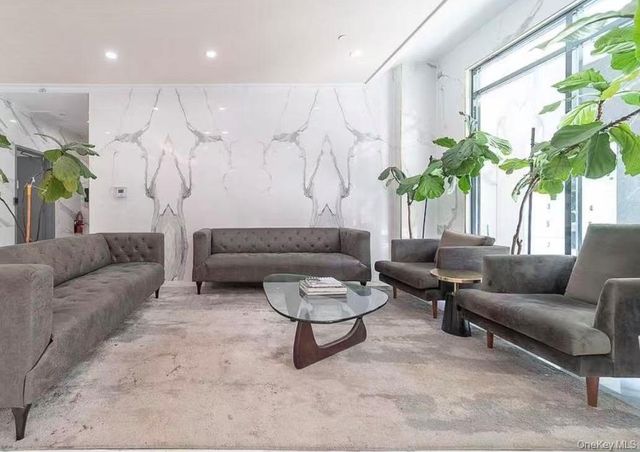 14427 Sanford Avenue 4L, Flushing, NY 11355