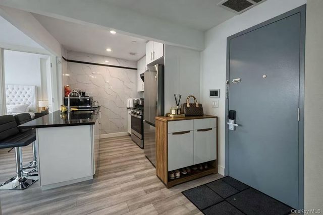 14427 Sanford Avenue 4L, Flushing, NY 11355