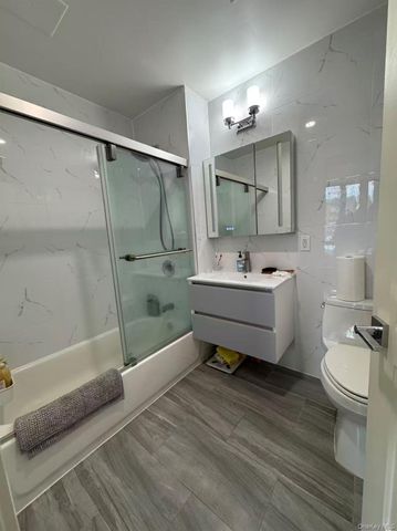 14427 Sanford Avenue 4L, Flushing, NY 11355