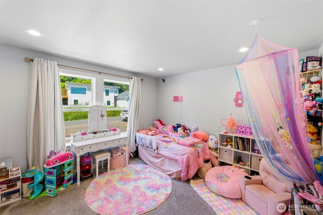 5584 Madrona Avenue NE, Bremerton, WA 98311