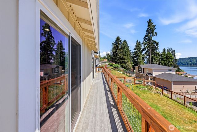 5584 Madrona Avenue NE, Bremerton, WA 98311