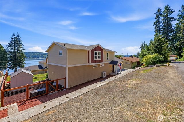 5584 Madrona Avenue NE, Bremerton, WA 98311