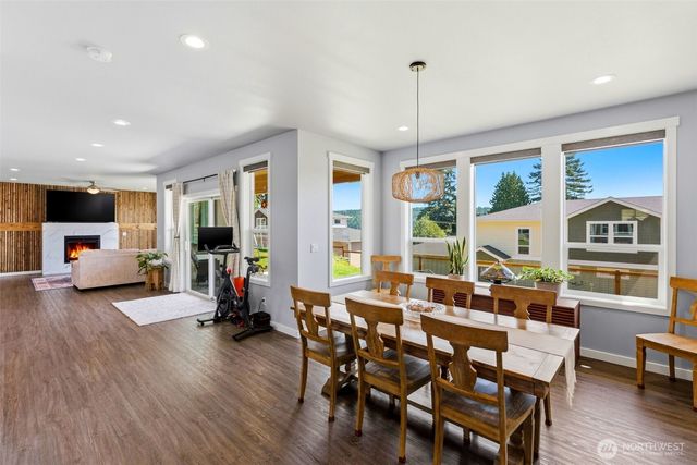 5584 Madrona Avenue NE, Bremerton, WA 98311