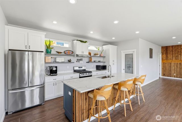 5584 Madrona Avenue NE, Bremerton, WA 98311