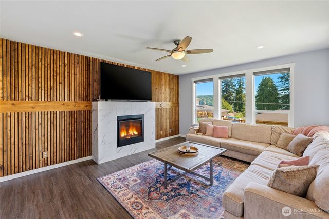 5584 Madrona Avenue NE, Bremerton, WA 98311