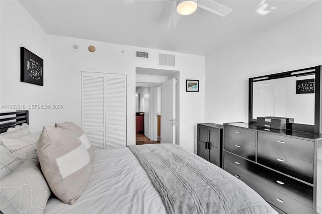 300 S Biscayne Blvd 2916, Miami, FL 33131