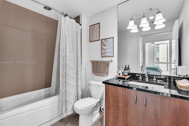 300 S Biscayne Blvd 2916, Miami, FL 33131