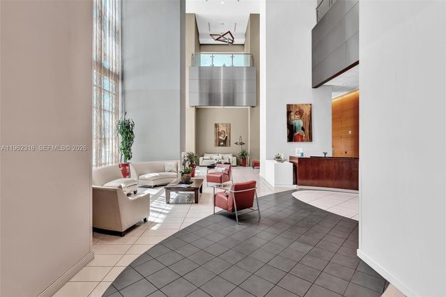 300 S Biscayne Blvd 2916, Miami, FL 33131