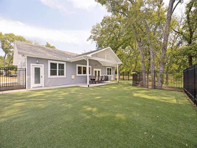 2530 Flora Lane, Denison, TX 75020