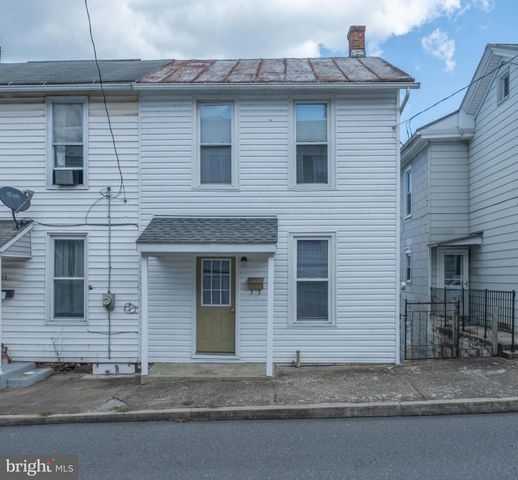 30 N 5TH ST, Newport, PA 17074