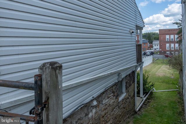 30 N 5TH ST, Newport, PA 17074
