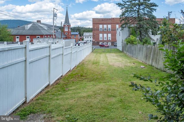 30 N 5TH ST, Newport, PA 17074
