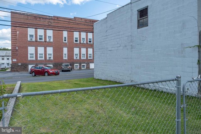30 N 5TH ST, Newport, PA 17074