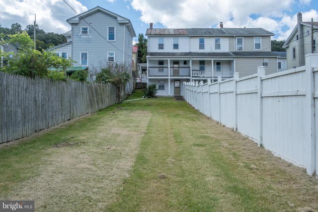 30 N 5TH ST, Newport, PA 17074