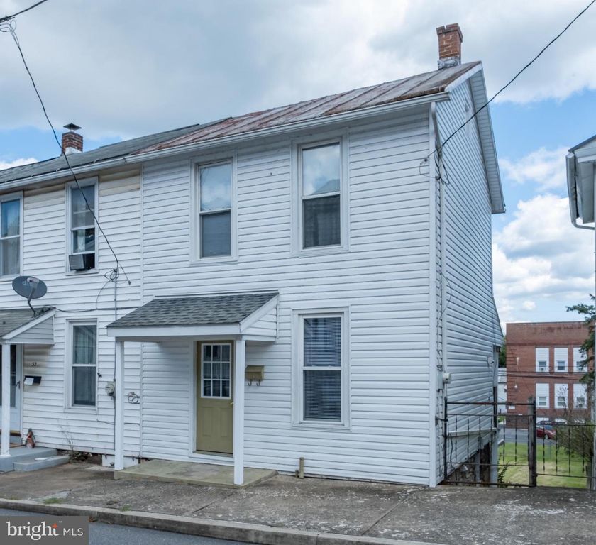 30 N 5TH ST, Newport, PA 17074